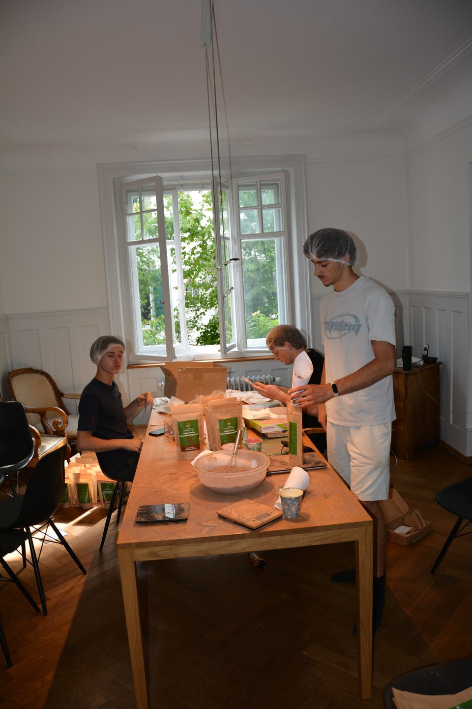 Von Hand befülltes NUCO's Schokoladenpulver